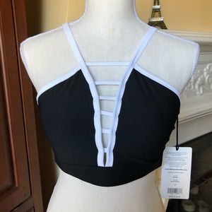 SUPER SEXY BLACK & WHITE SPORTS BRA!!